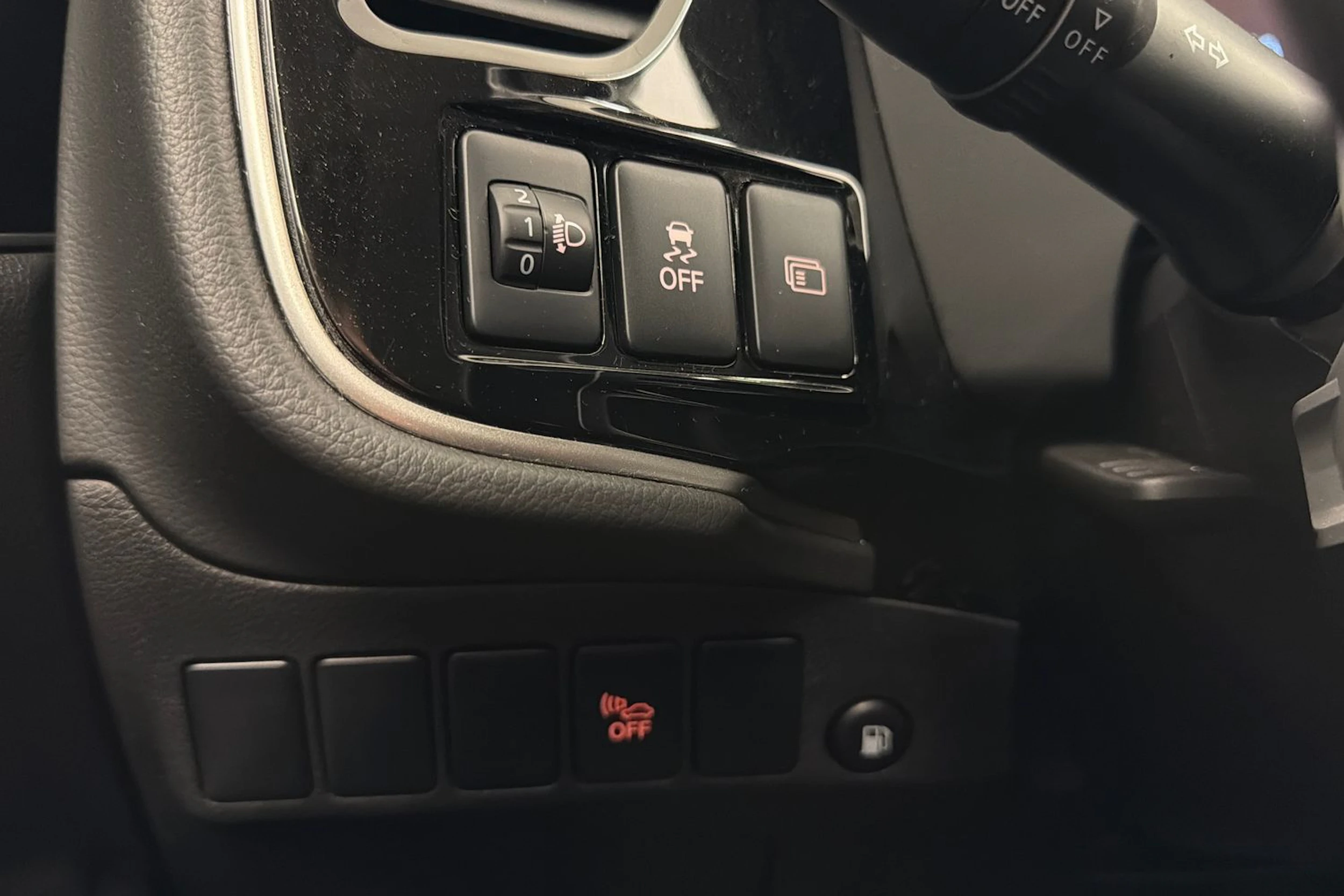 ruskea (beige) Mitsubishi Outlander PHEV 2020 kuva 17.