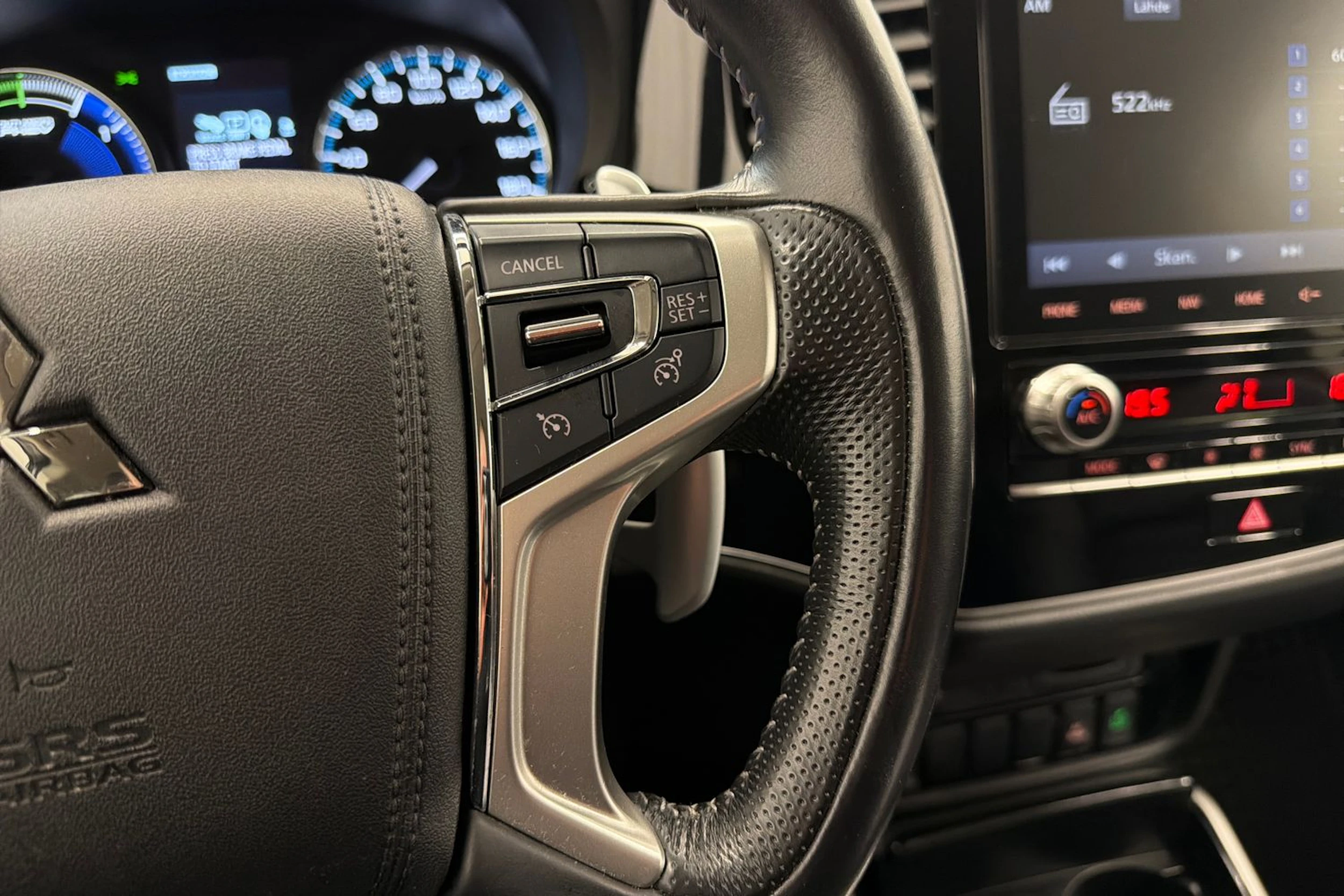 ruskea (beige) Mitsubishi Outlander PHEV 2020 kuva 19.