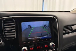 ruskea (beige) Mitsubishi Outlander PHEV 2020 kuva 25.