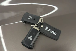 ruskea (beige) Mitsubishi Outlander PHEV 2020 kuva 28.