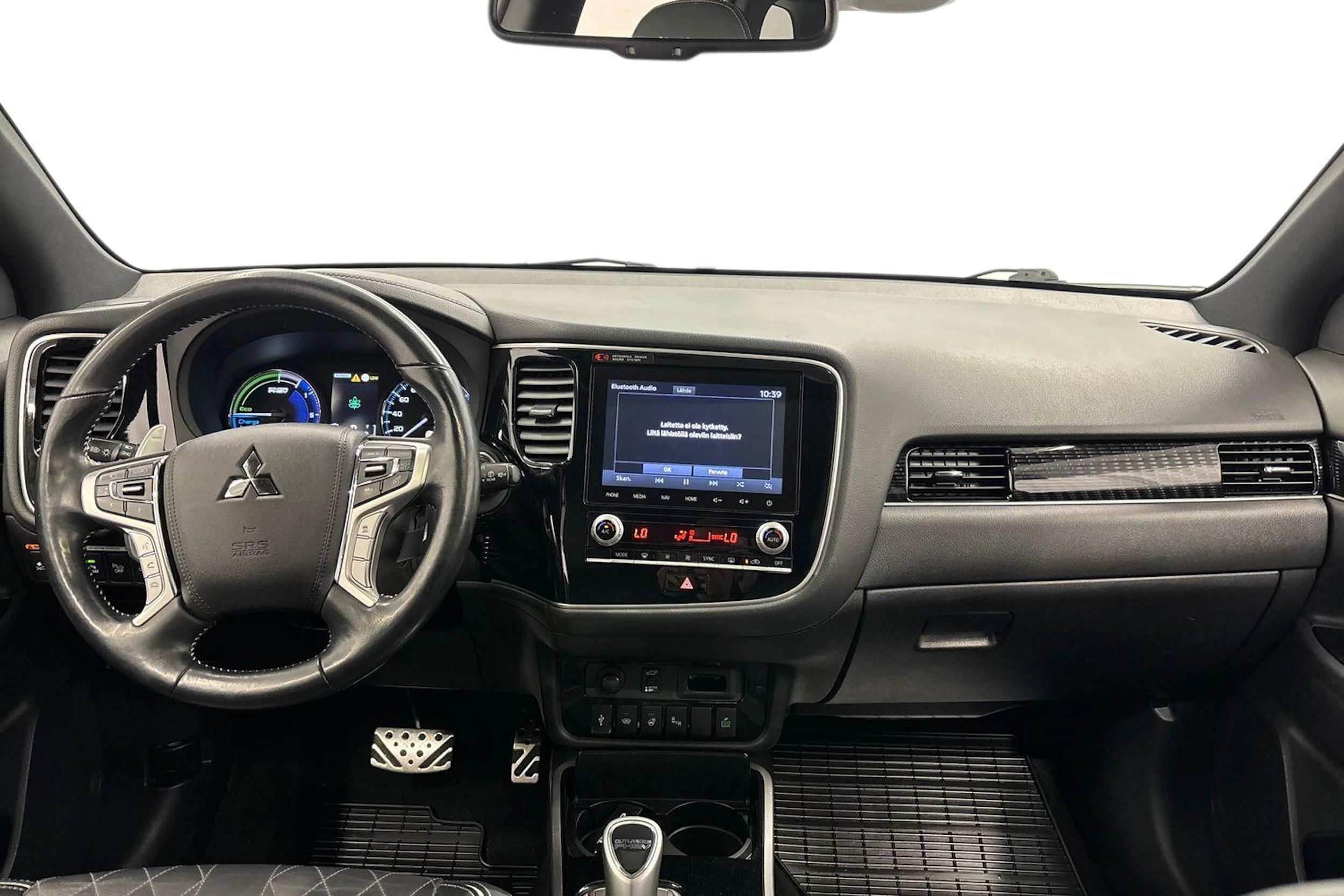 punainen Mitsubishi Outlander 2020 kuva 9.