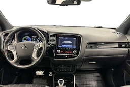 punainen Mitsubishi Outlander 2020 kuva 9.