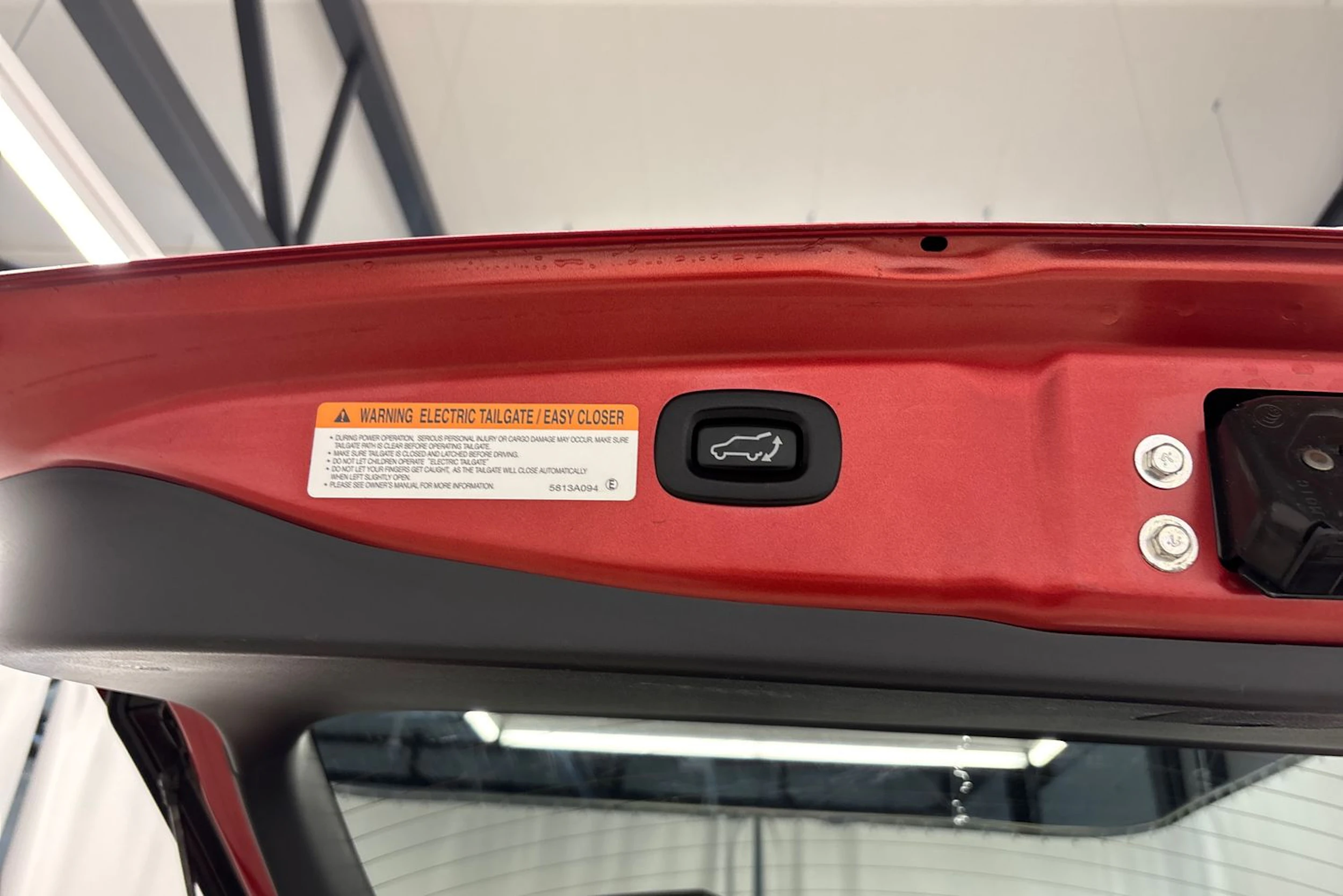 punainen Mitsubishi Outlander 2020 kuva 16.
