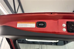 punainen Mitsubishi Outlander 2020 kuva 16.