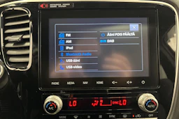 punainen Mitsubishi Outlander 2020 kuva 23.