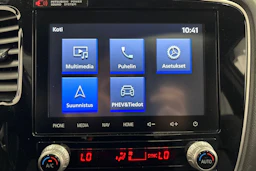 punainen Mitsubishi Outlander 2020 kuva 25.