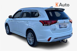 valkoinen Mitsubishi Outlander 2021 kuva 2.