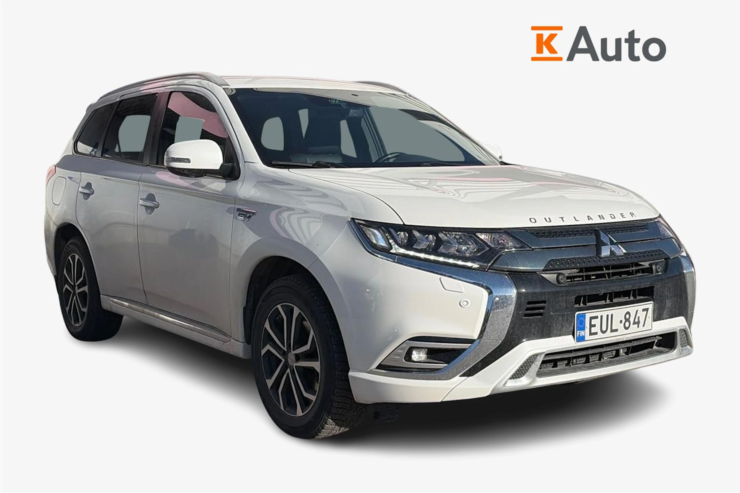 Valkoinen Mitsubishi Outlander 2021 kuva 1.