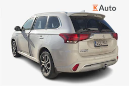 Valkoinen Mitsubishi Outlander 2021 kuva 2.