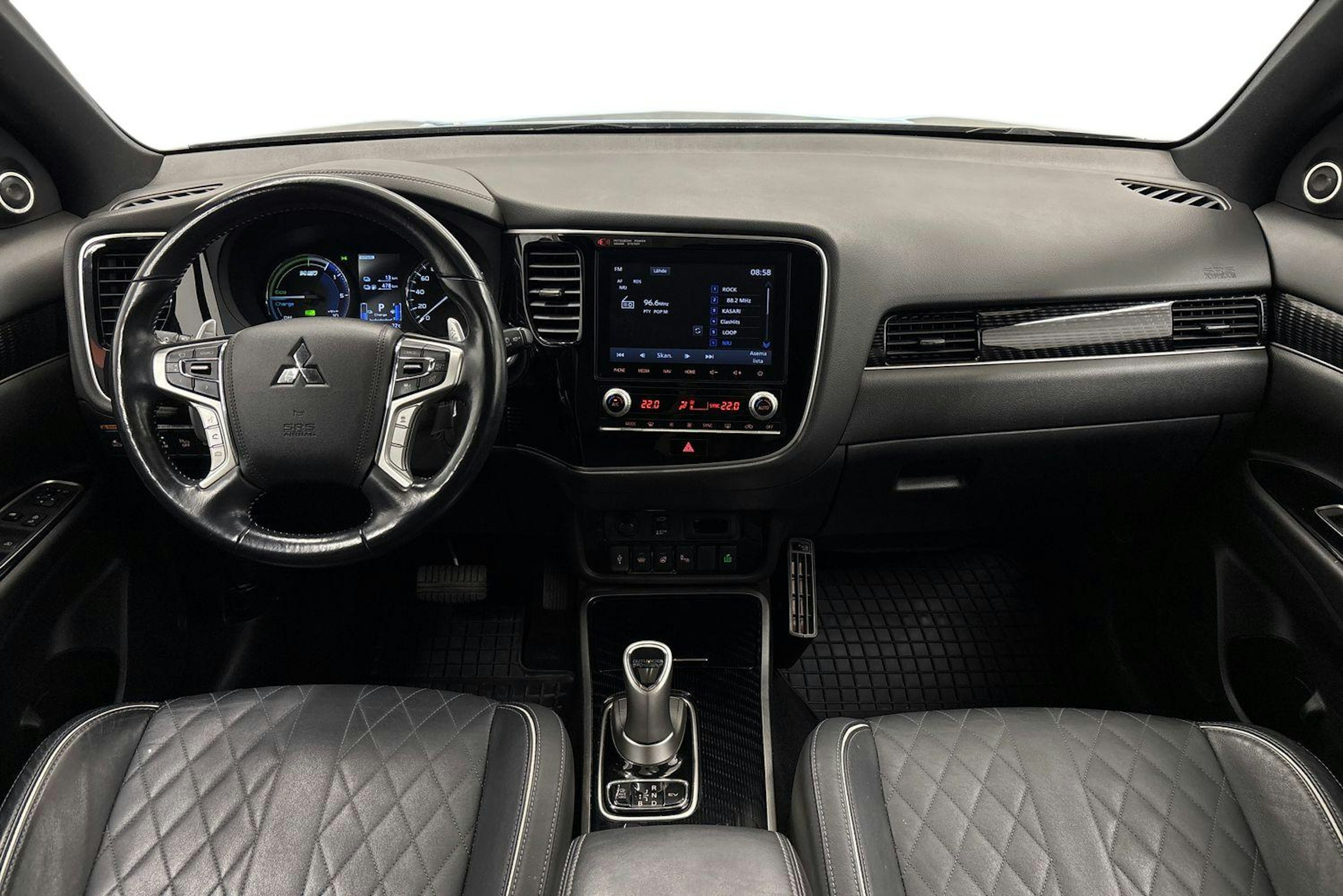 harmaa Mitsubishi Outlander 2021 kuva 9.