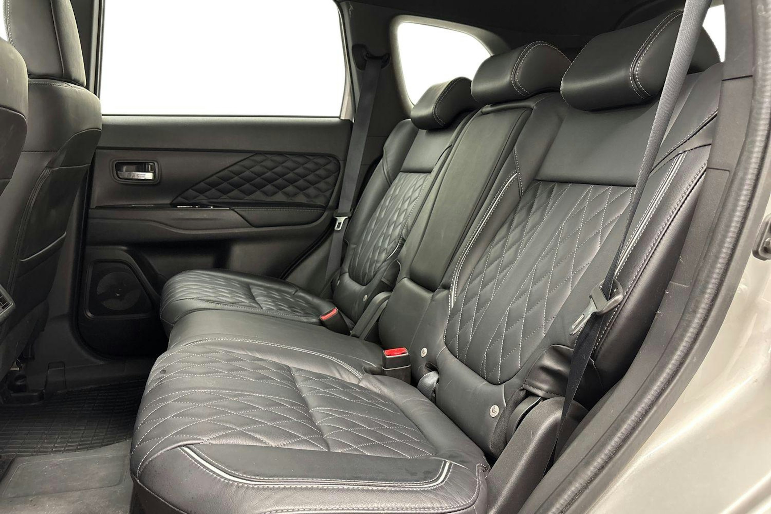 harmaa Mitsubishi Outlander 2021 kuva 10.