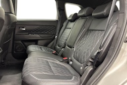 harmaa Mitsubishi Outlander 2021 kuva 10.