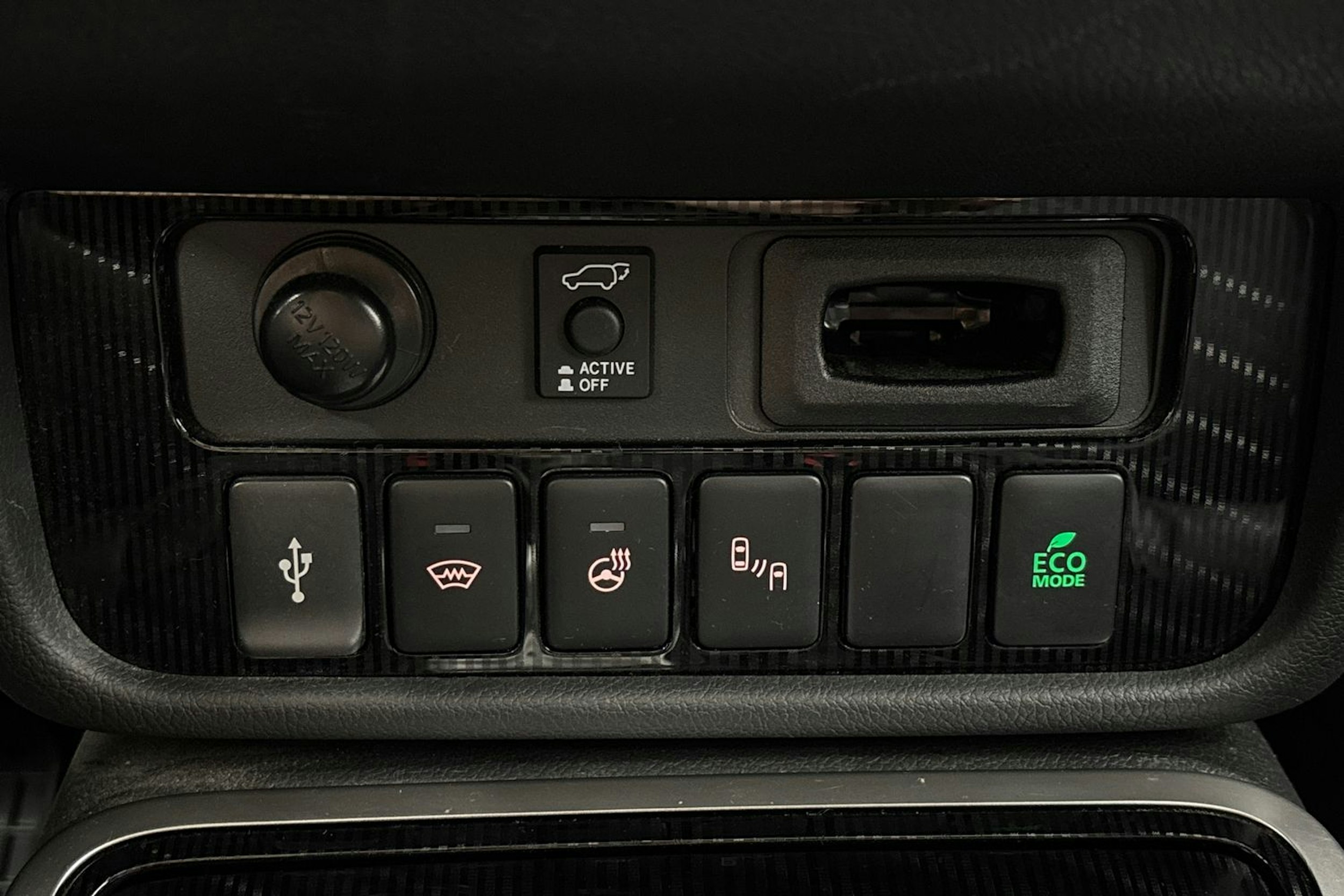 harmaa Mitsubishi Outlander 2021 kuva 23.