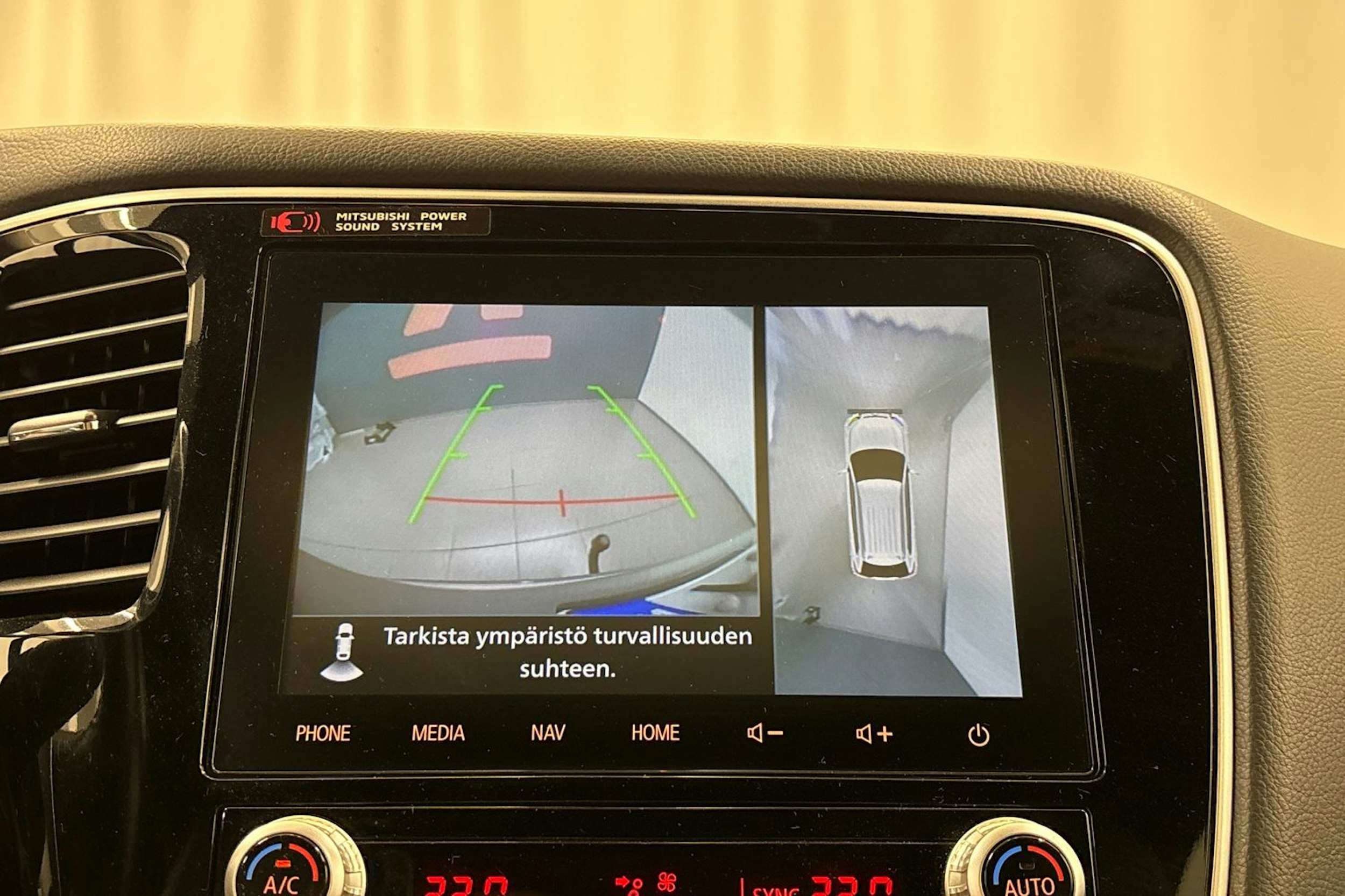 harmaa Mitsubishi Outlander 2021 kuva 24.