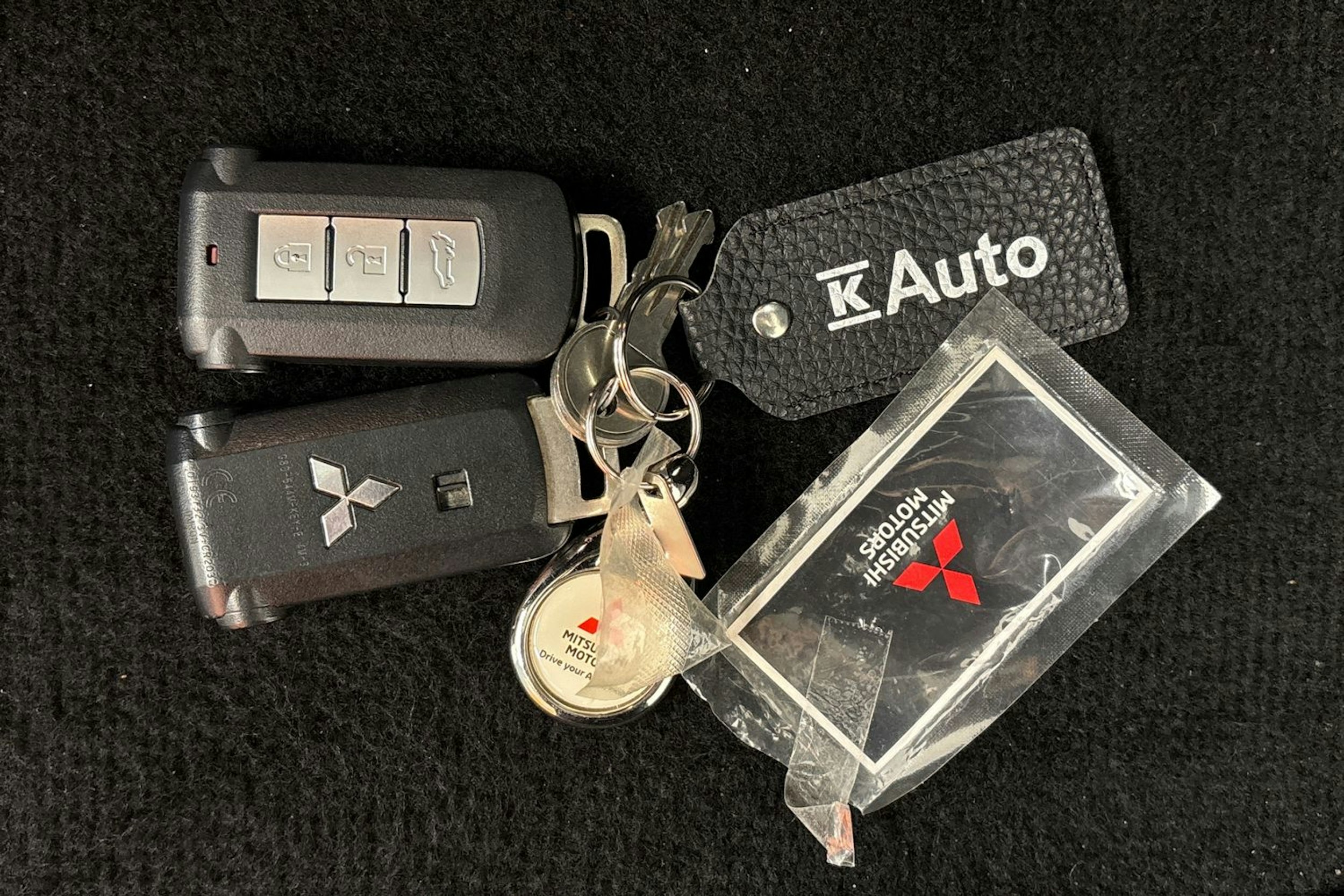 harmaa Mitsubishi Outlander 2021 kuva 29.