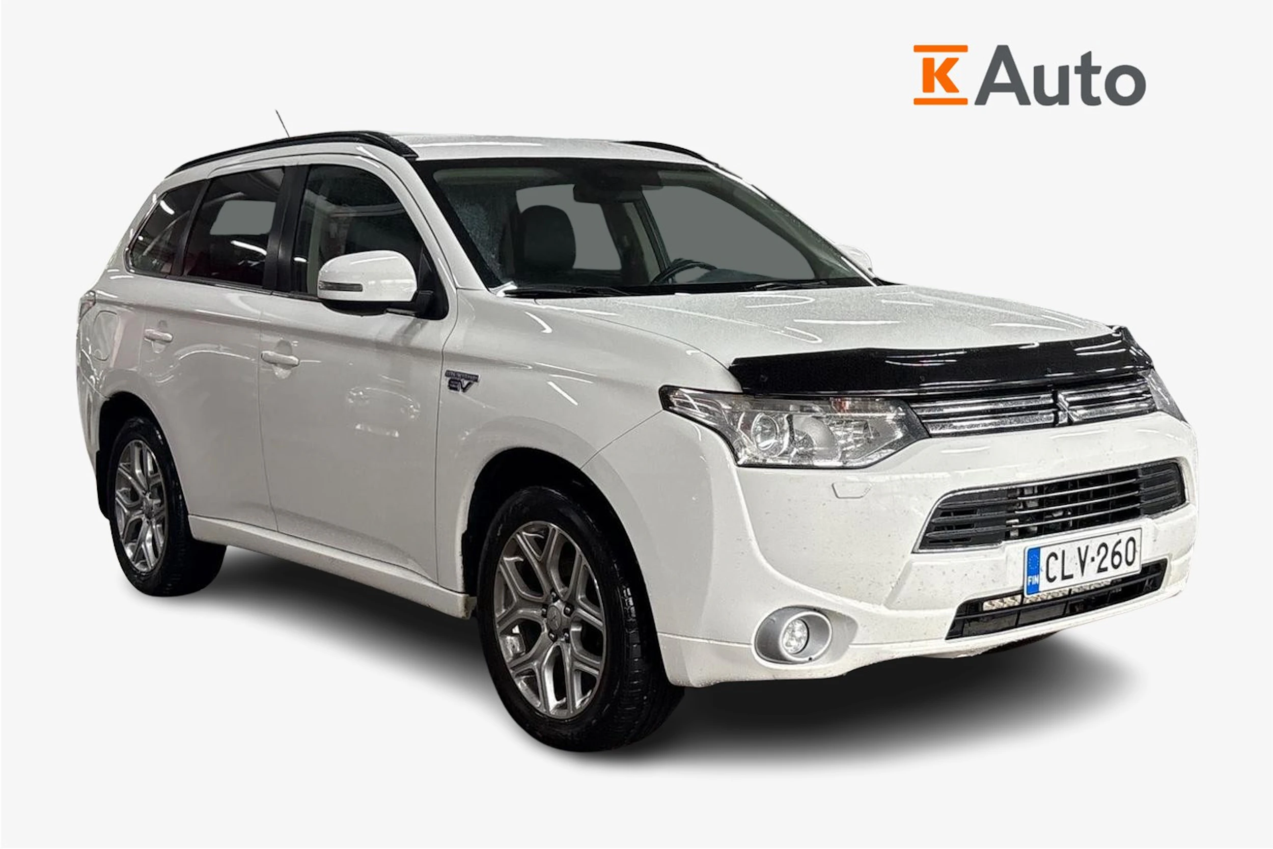 Valkoinen Mitsubishi Outlander PHEV 2014 kuva 1.