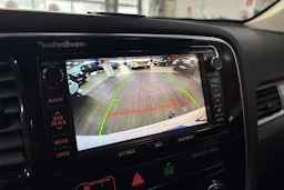 Valkoinen Mitsubishi Outlander PHEV 2014 kuva 6.