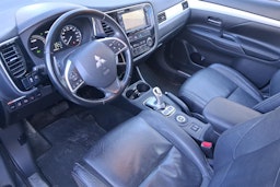 harmaa Mitsubishi Outlander PHEV 2014 kuva 7.