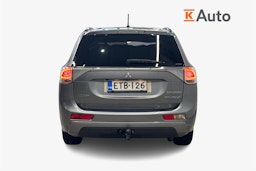 harmaa Mitsubishi Outlander PHEV 2014 kuva 3.
