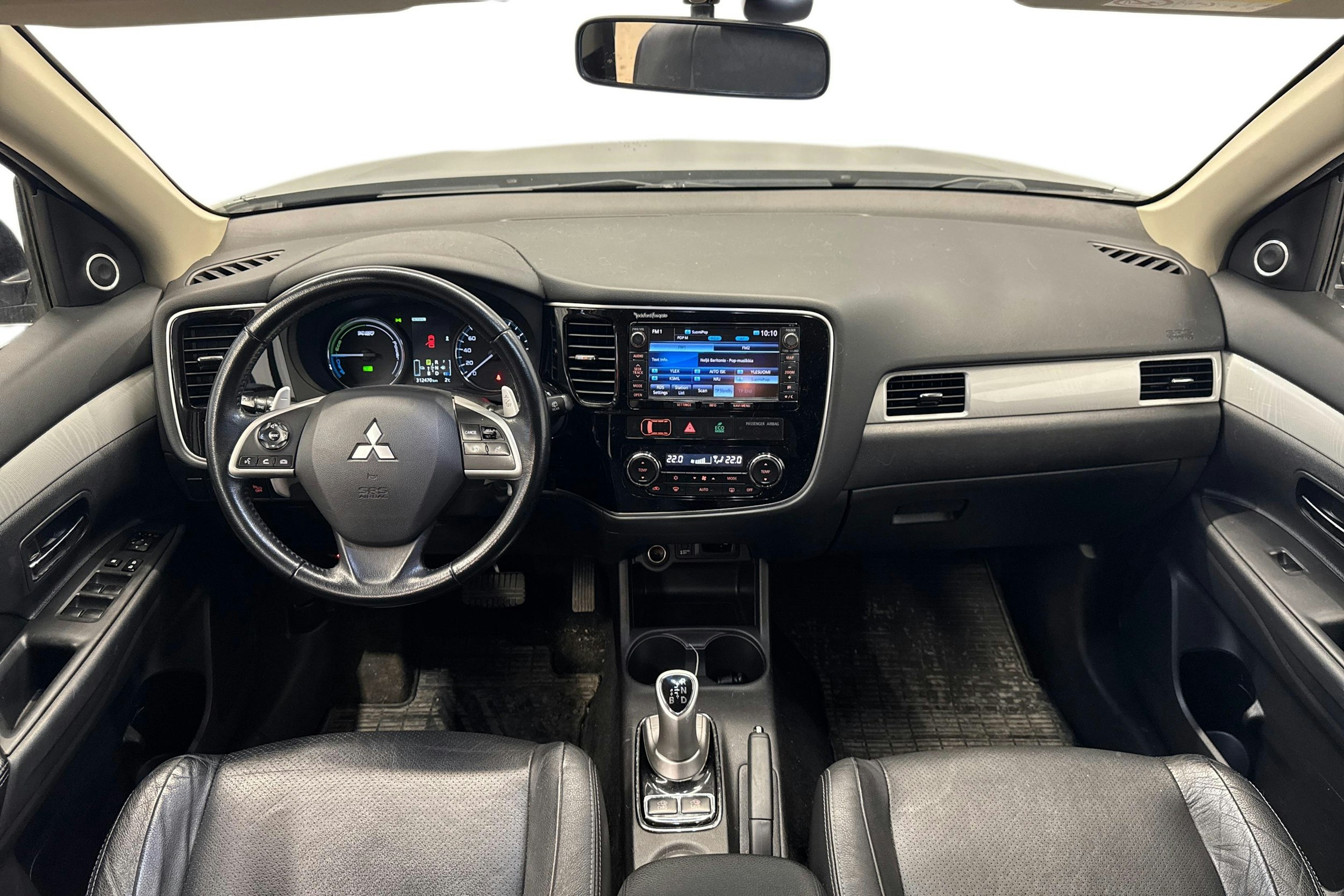 harmaa Mitsubishi Outlander PHEV 2014 kuva 7.