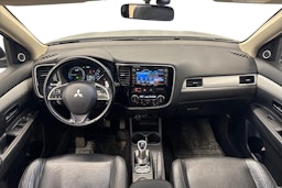 harmaa Mitsubishi Outlander PHEV 2014 kuva 7.