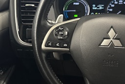 harmaa Mitsubishi Outlander PHEV 2014 kuva 12.