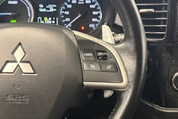 harmaa Mitsubishi Outlander PHEV 2014 kuva 13.