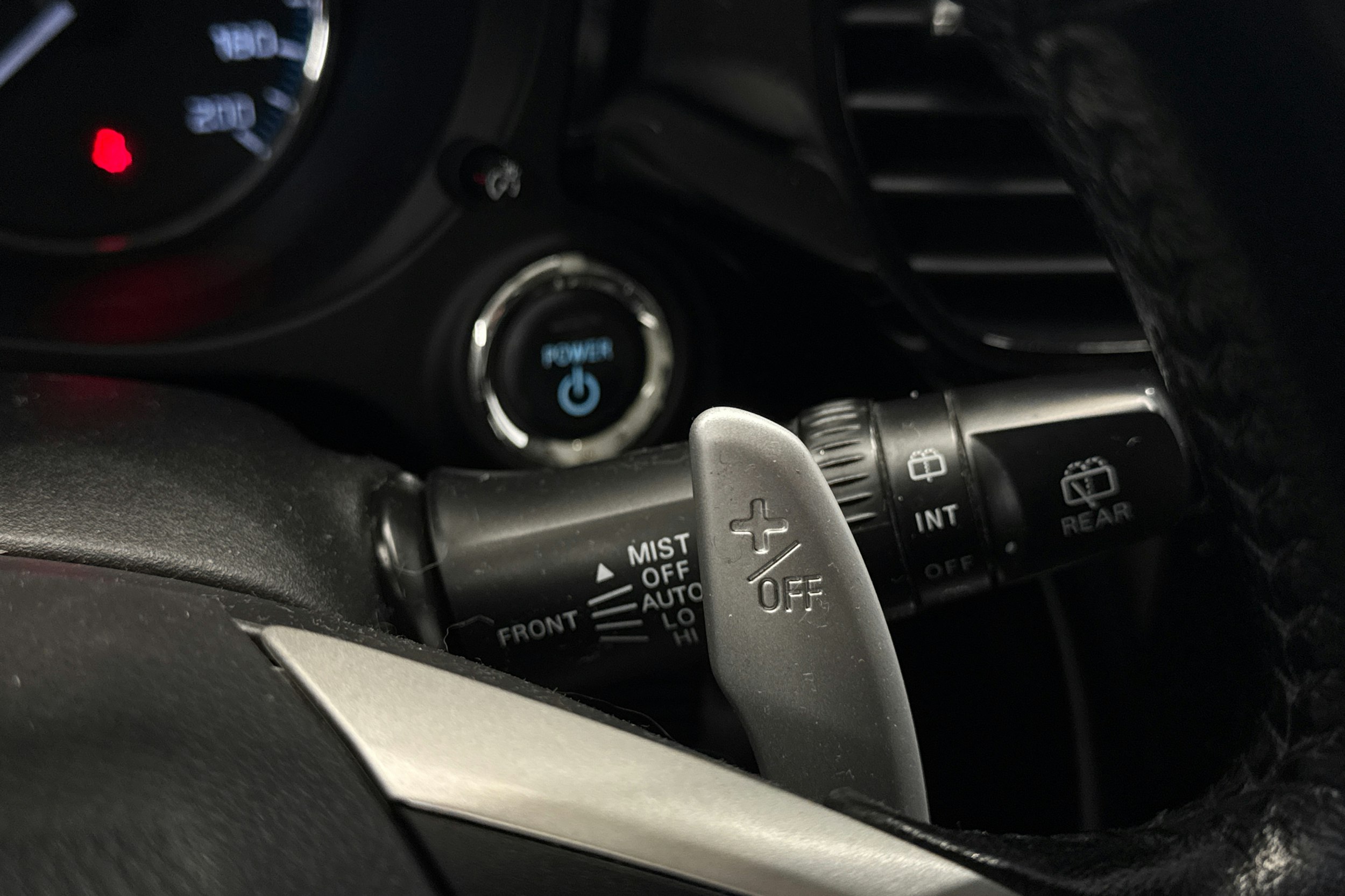 harmaa Mitsubishi Outlander PHEV 2014 kuva 15.