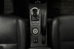 harmaa Mitsubishi Outlander PHEV 2014 kuva 18.