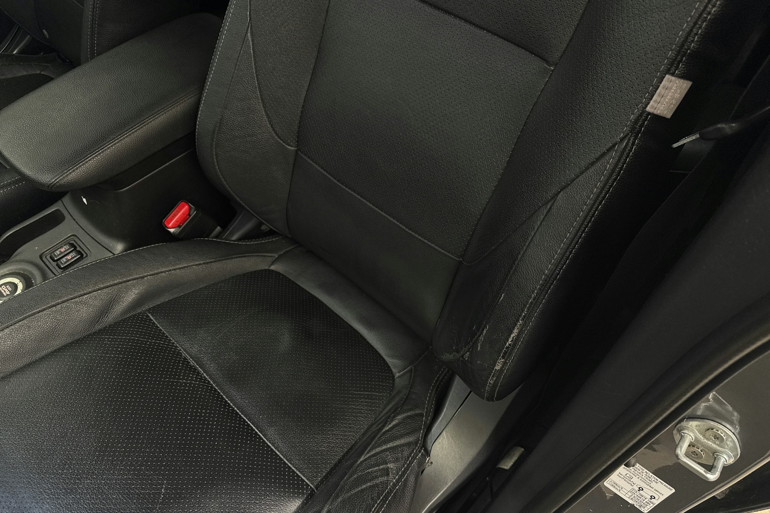 harmaa Mitsubishi Outlander PHEV 2014 kuva 20.