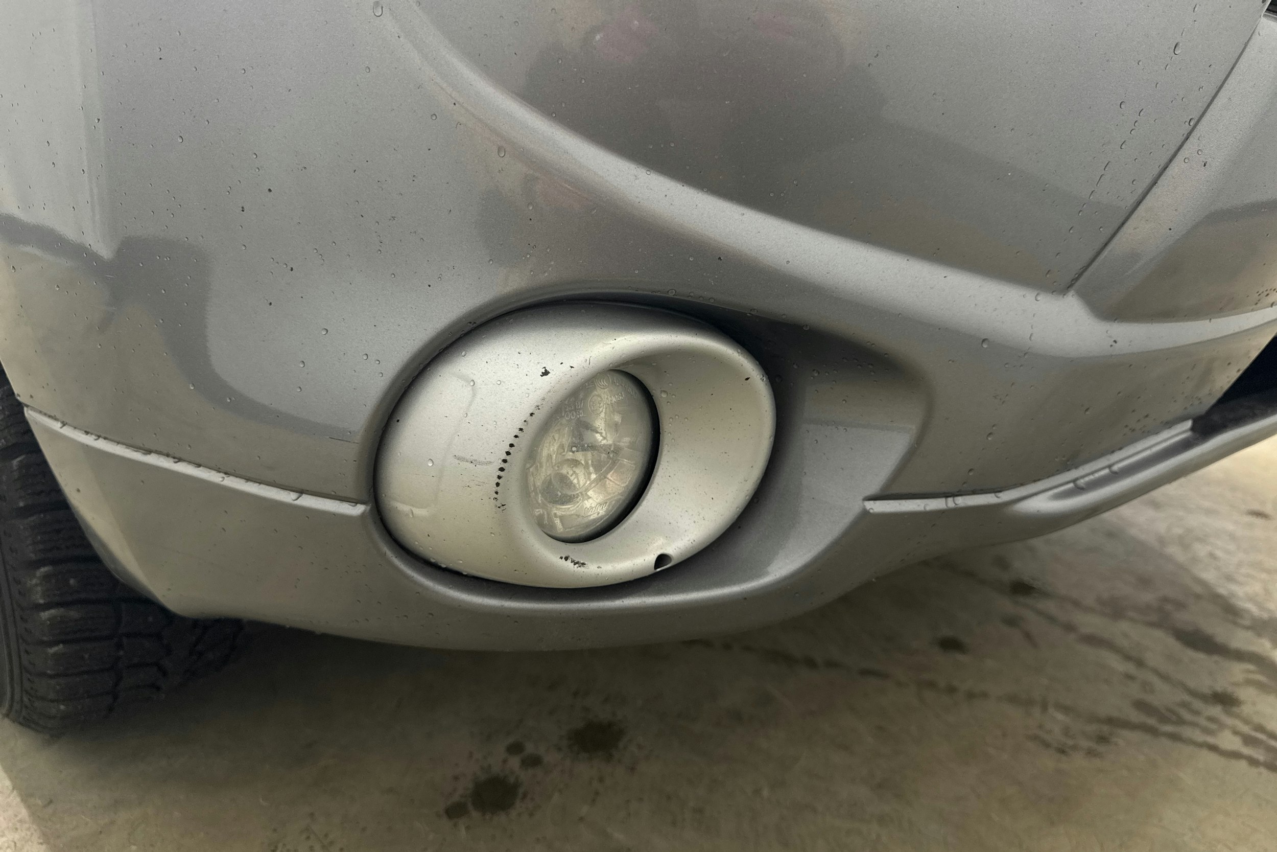 harmaa Mitsubishi Outlander PHEV 2014 kuva 28.