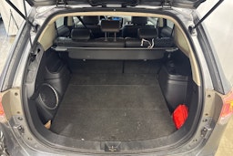 harmaa Mitsubishi Outlander PHEV 2014 kuva 30.