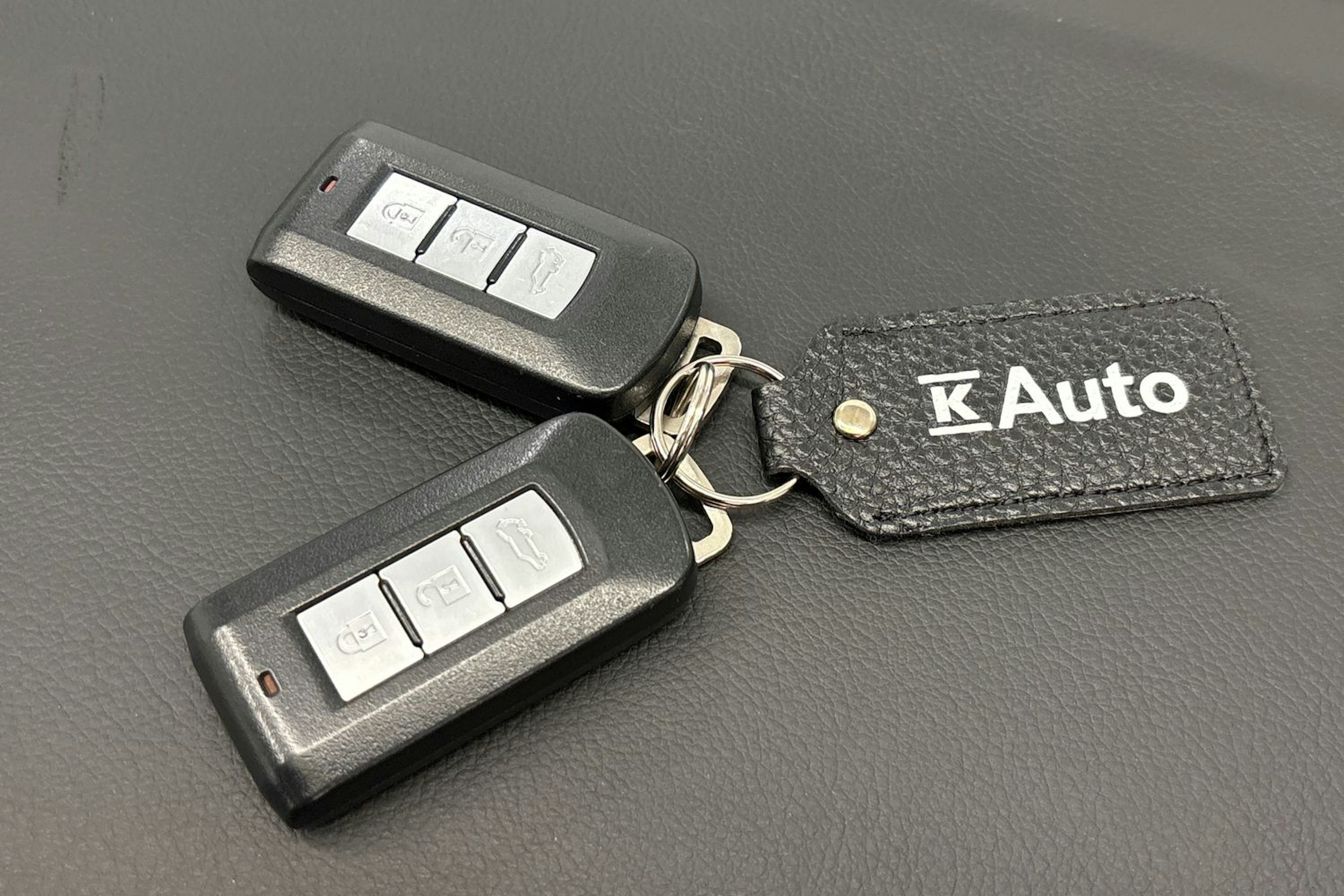 Sininen Mitsubishi Outlander PHEV 2014 kuva 24.