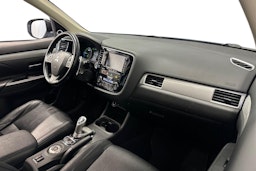 met. sininen Mitsubishi Outlander PHEV 2014 kuva 9.