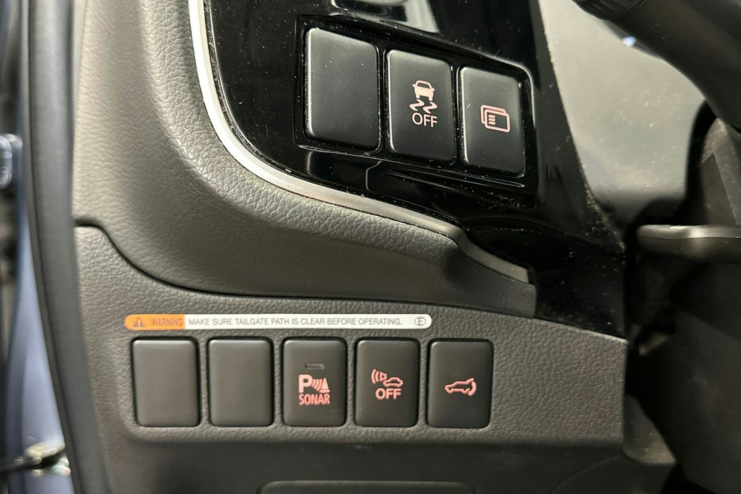 met. sininen Mitsubishi Outlander PHEV 2014 kuva 18.