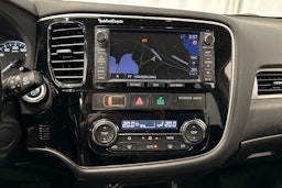 met. sininen Mitsubishi Outlander PHEV 2014 kuva 22.