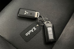 met. sininen Mitsubishi Outlander PHEV 2014 kuva 25.