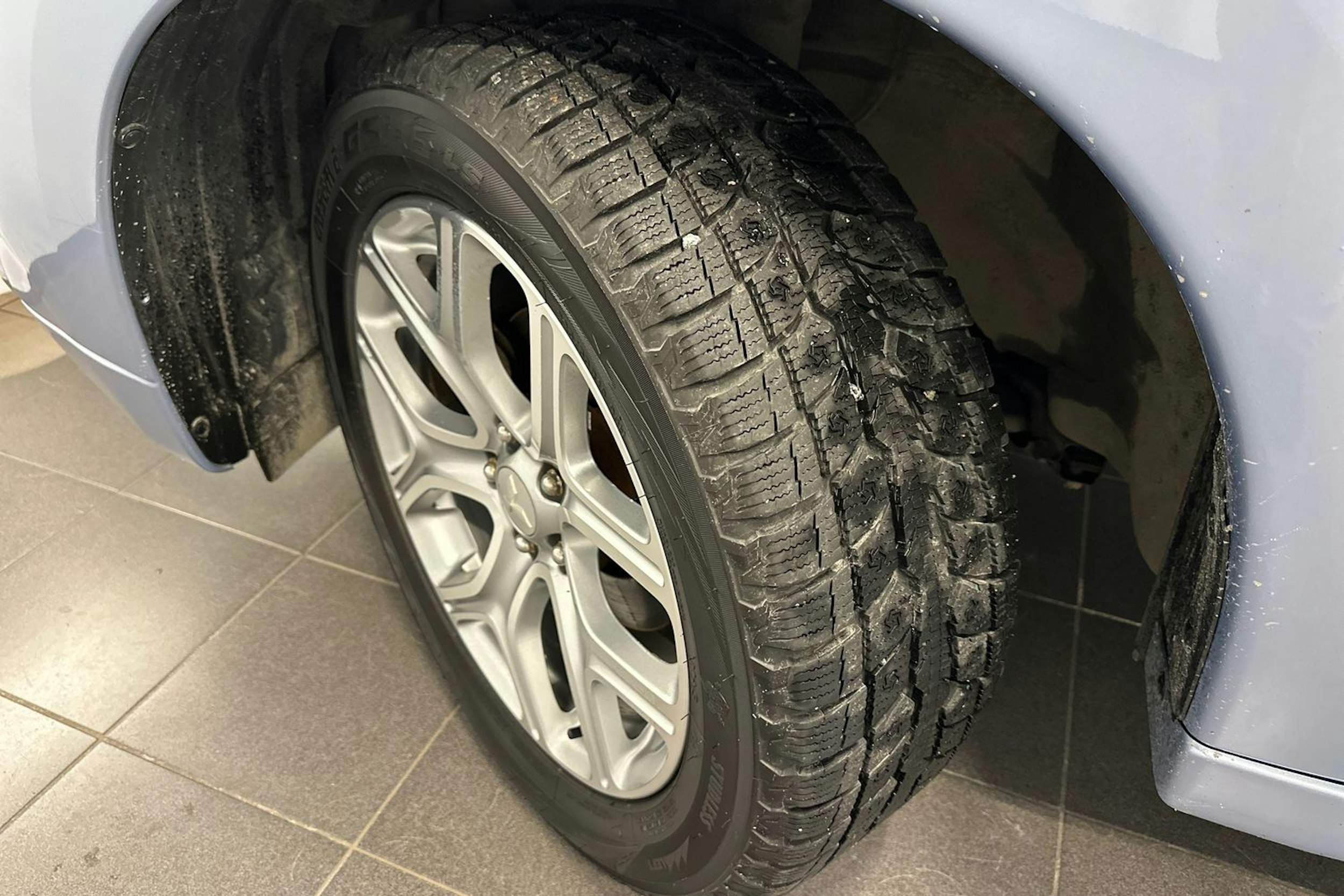 met. sininen Mitsubishi Outlander PHEV 2014 kuva 27.