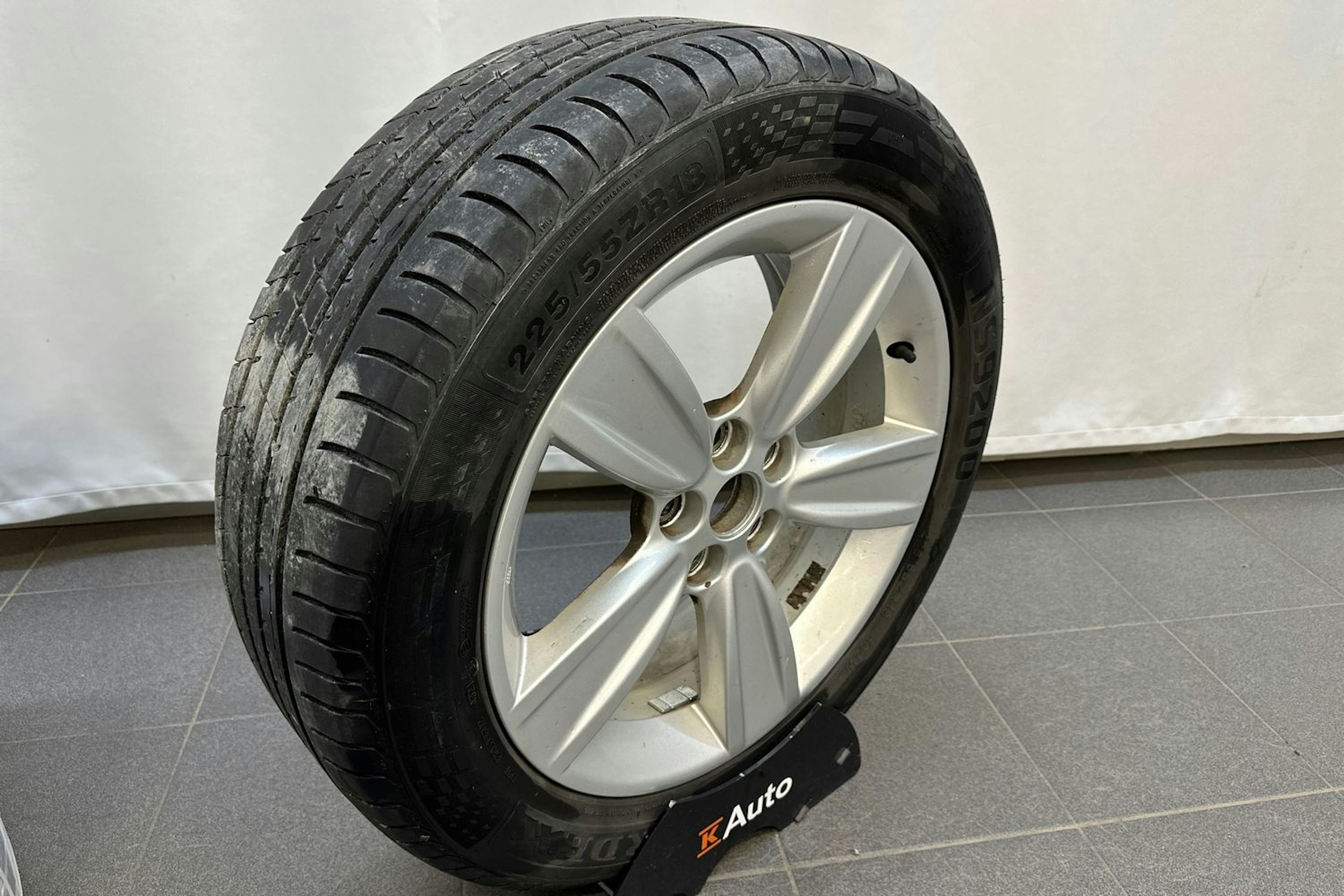 met. sininen Mitsubishi Outlander PHEV 2014 kuva 28.