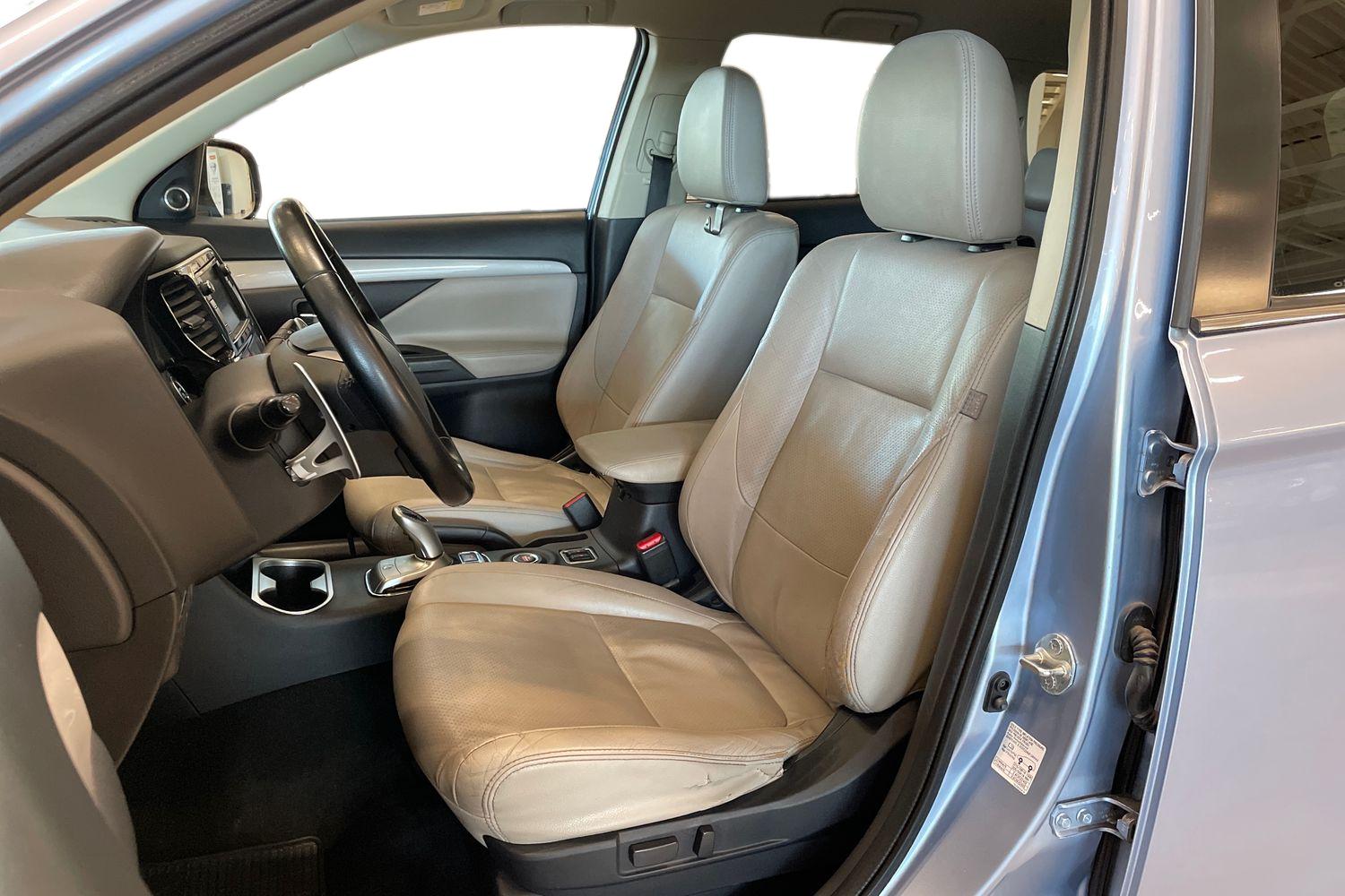 Mitsubishi Outlander PHEV 2014, kuva 6/30