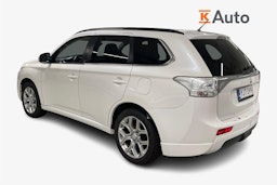 Valkoinen Mitsubishi Outlander PHEV 2014 kuva 2.