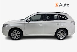 Valkoinen Mitsubishi Outlander PHEV 2014 kuva 6.