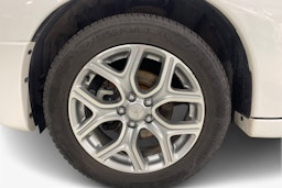 Valkoinen Mitsubishi Outlander PHEV 2014 kuva 11.