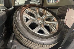 Valkoinen Mitsubishi Outlander PHEV 2014 kuva 13.