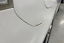 Valkoinen Mitsubishi Outlander PHEV 2014 kuva 23.