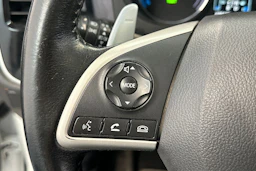 valkoinen Mitsubishi Outlander PHEV 2014 kuva 18.
