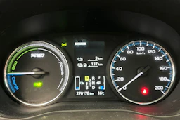 valkoinen Mitsubishi Outlander PHEV 2014 kuva 20.