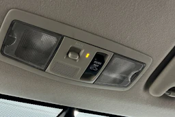 valkoinen Mitsubishi Outlander PHEV 2014 kuva 26.
