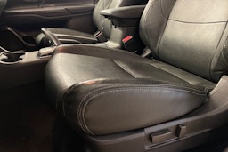 harmaa Mitsubishi Outlander PHEV 2015 kuva 15.