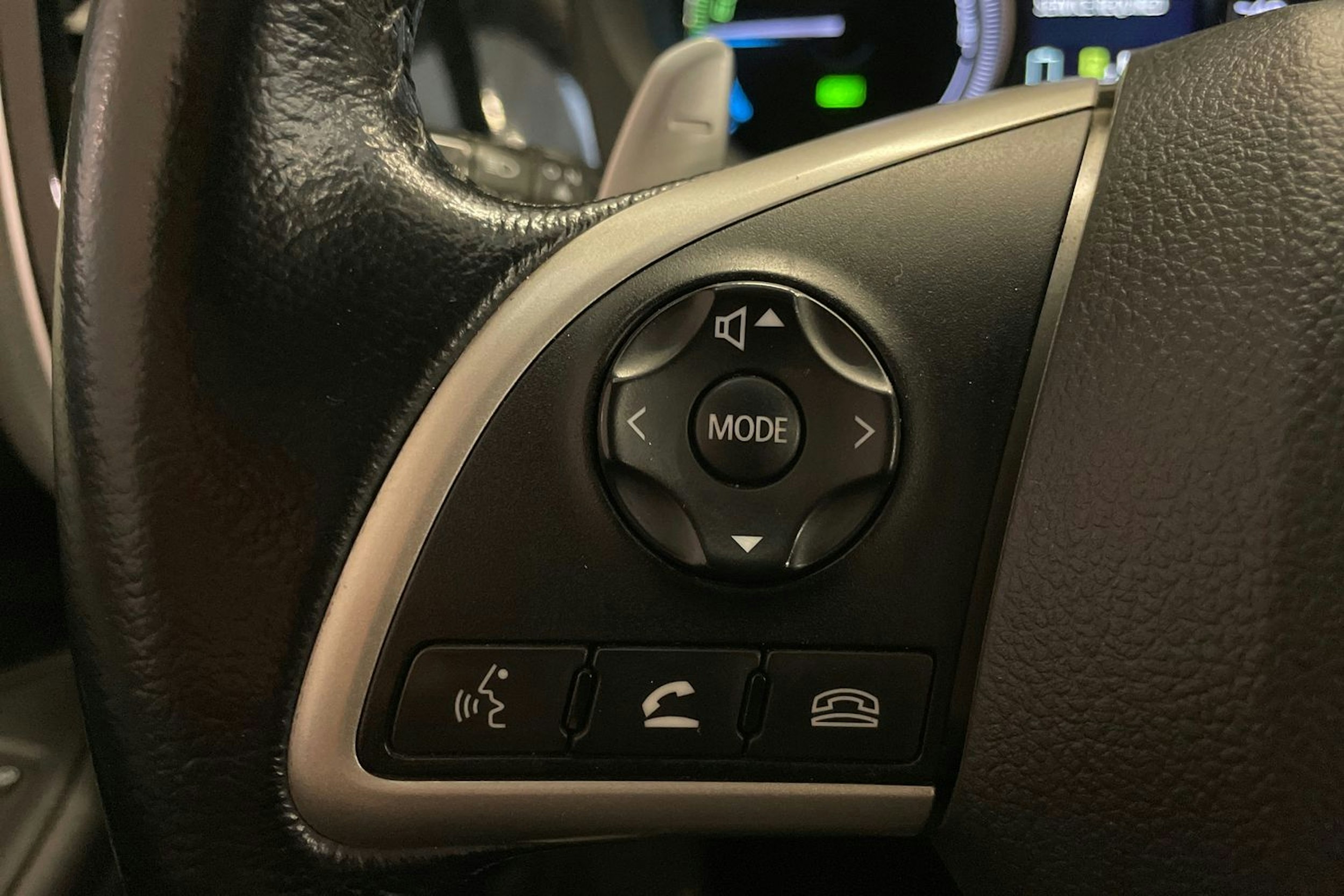 harmaa Mitsubishi Outlander PHEV 2015 kuva 21.